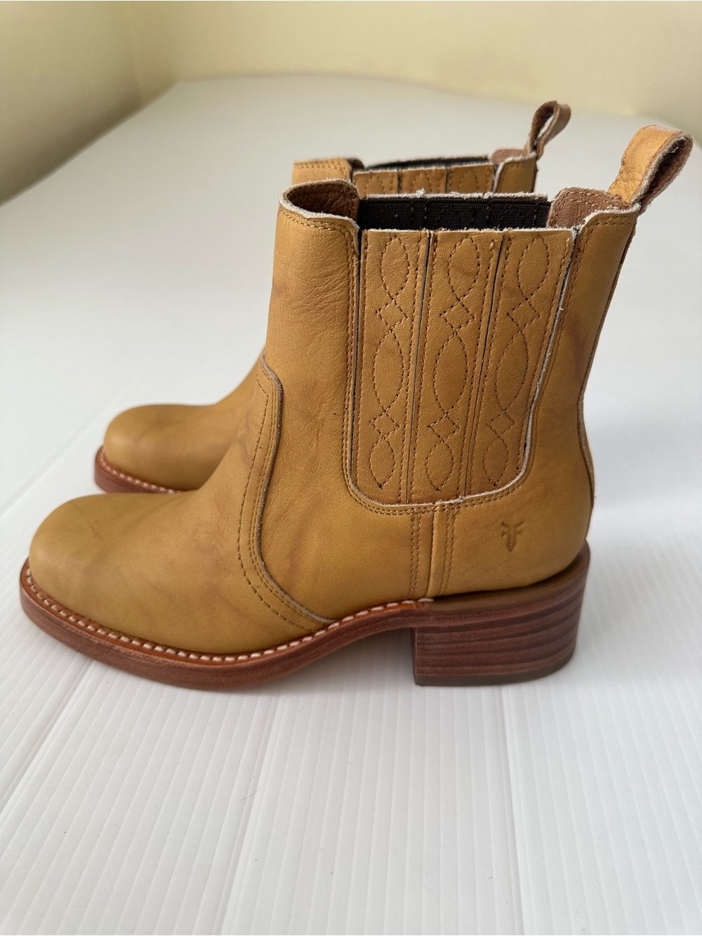 Frye Campus Chelsea Boot Banana, 6.5